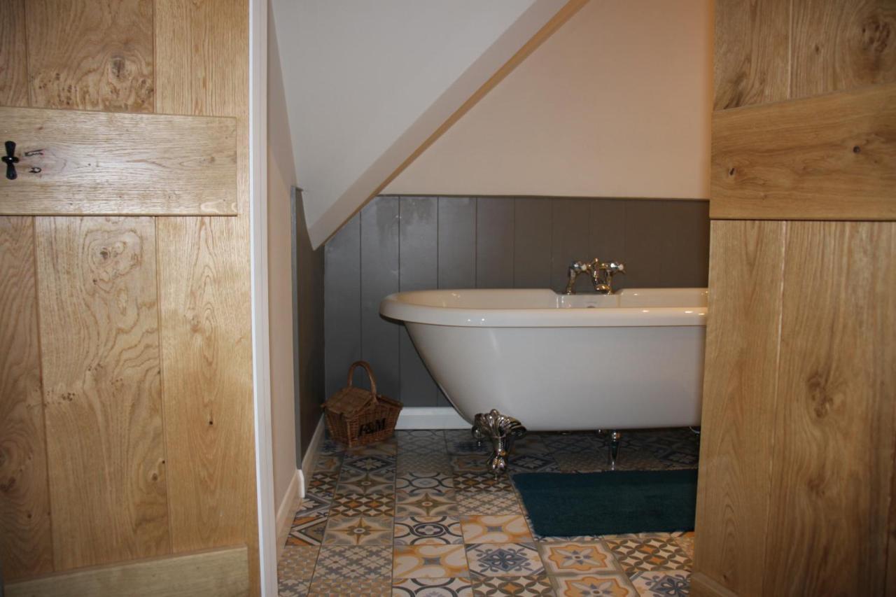 Wonderfully Spacious Luxury Holiday Cottage Billingshurst Exterior photo
